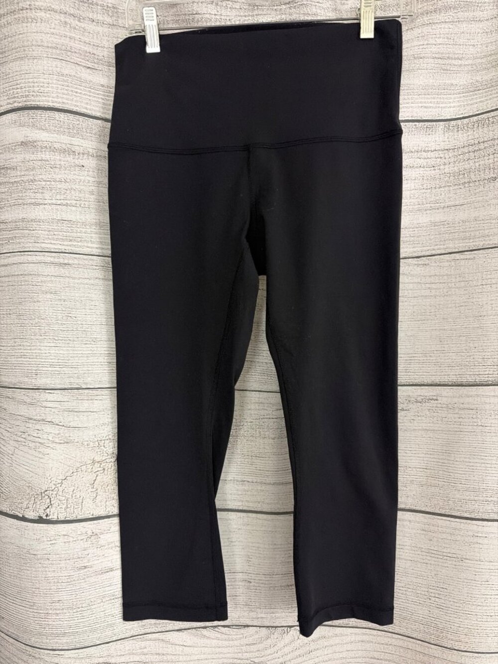 Lululemon Black High-Waisted Cropped 21" Leggings Size 8
